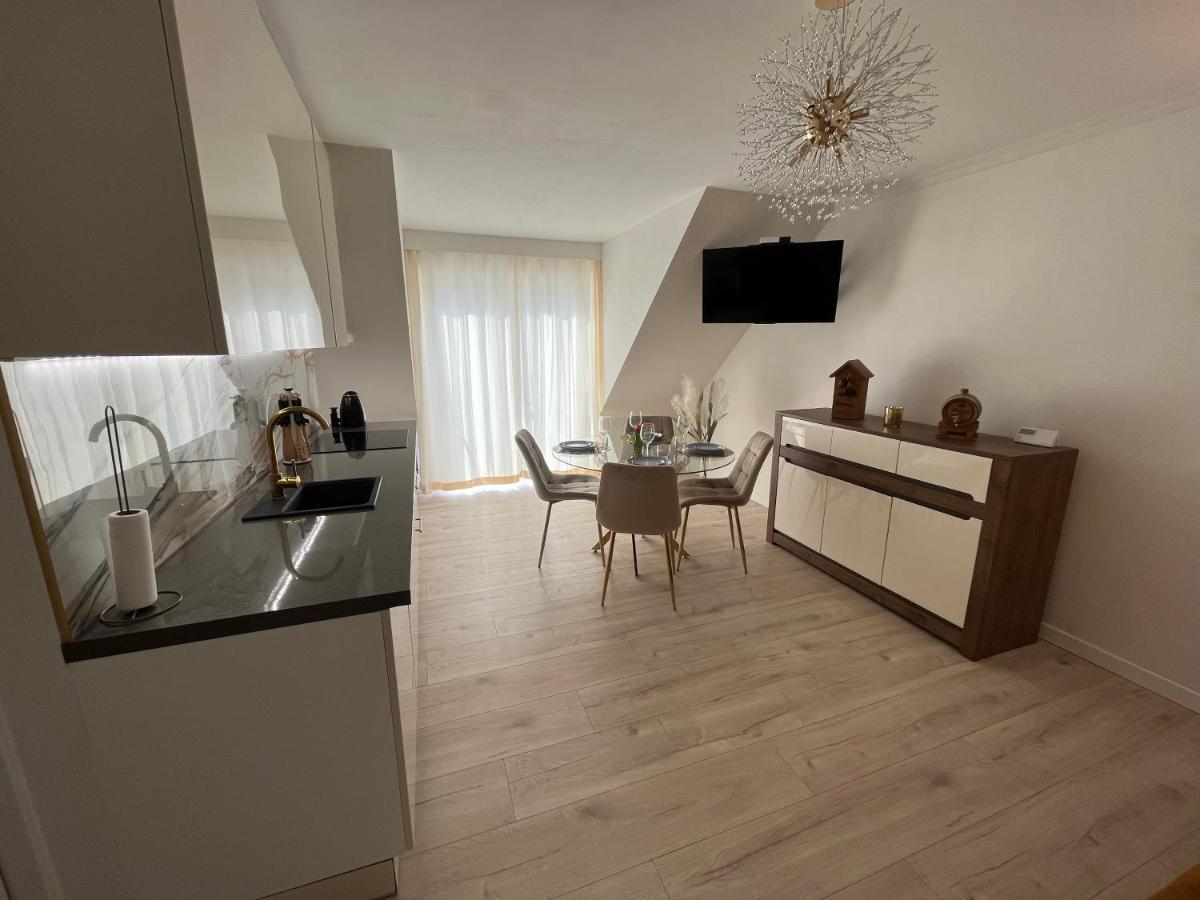 Golden Residence Leba Exterior foto
